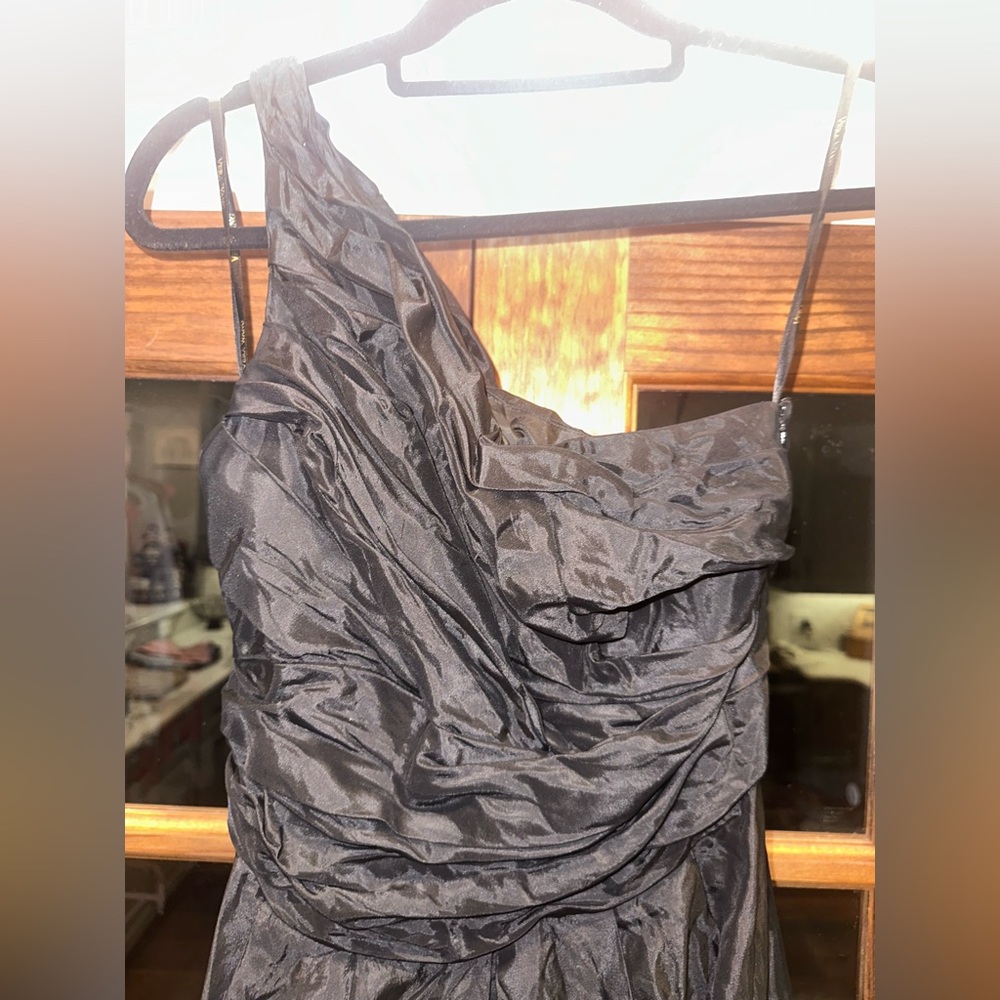 EUC Vera Wang Maids Formal Dress Size 8 Elegant Black One-Shoulder Dress - Picture 3 of 13